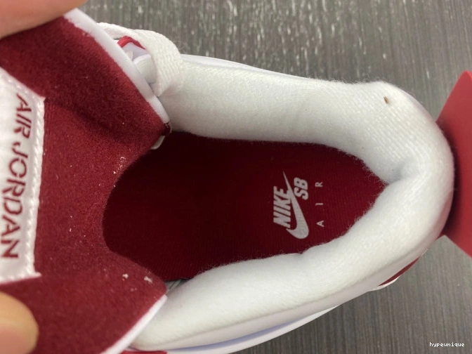 HYPE Retro Jordan SB DR5415-160 Red 4 Pine 0825